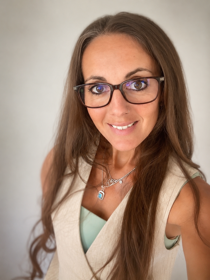 Jessie is a counsellor at Vernona and Kelowna office.