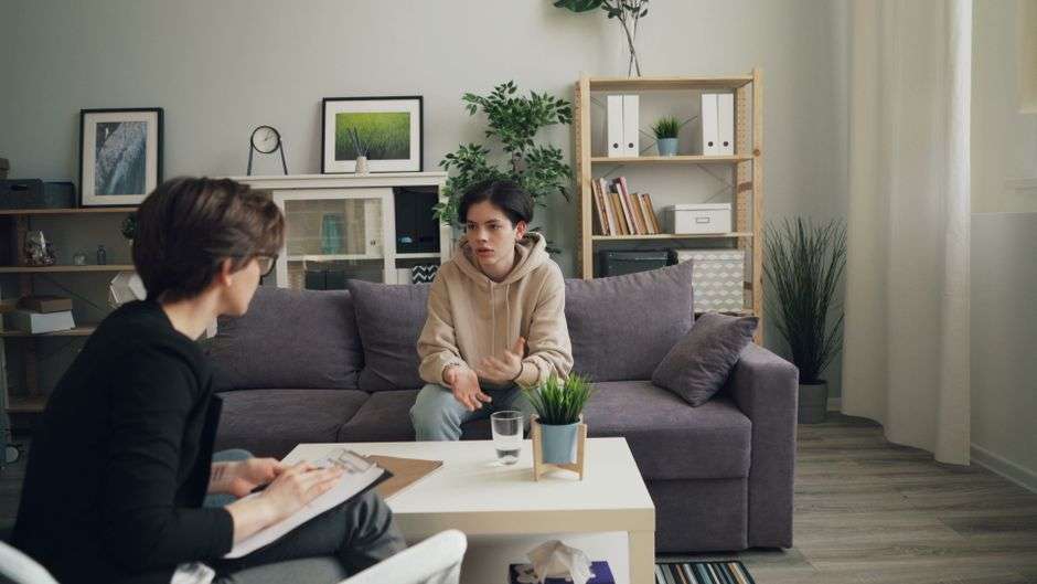 Signs Your Teen May Benefit From Counselling
